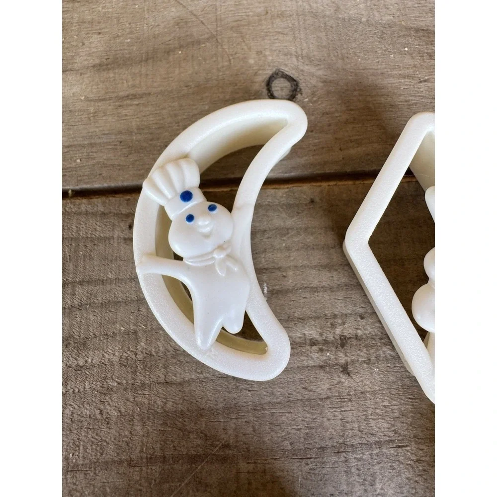 Vintage 1992 Pillsbury Doughboy Set of 4 Cookie Cutters shapes Heart Moon baking